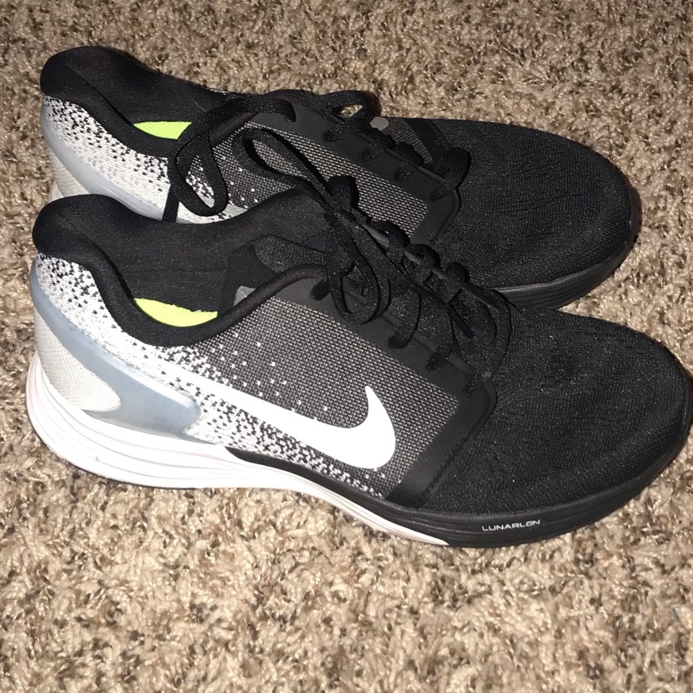 Nike tennis shoes